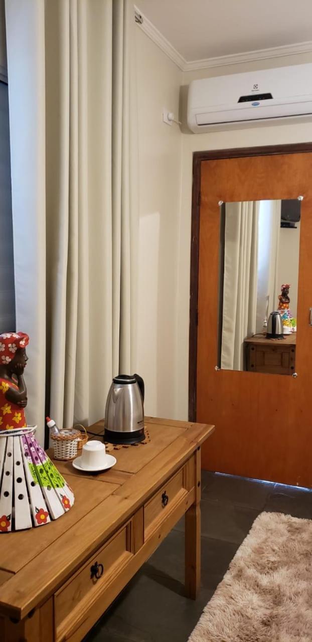 Suites Ambiente Familiar -Prox Do Thermas Águas de São Pedro 客房 照片